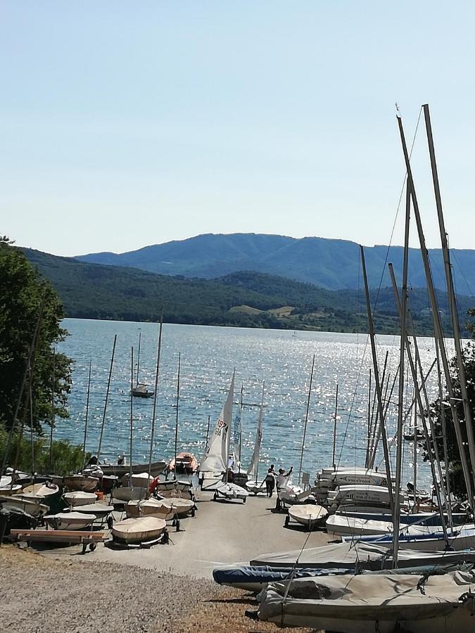 Il Lago Del Mugello B&B Barberino di Mugello Exteriör bild