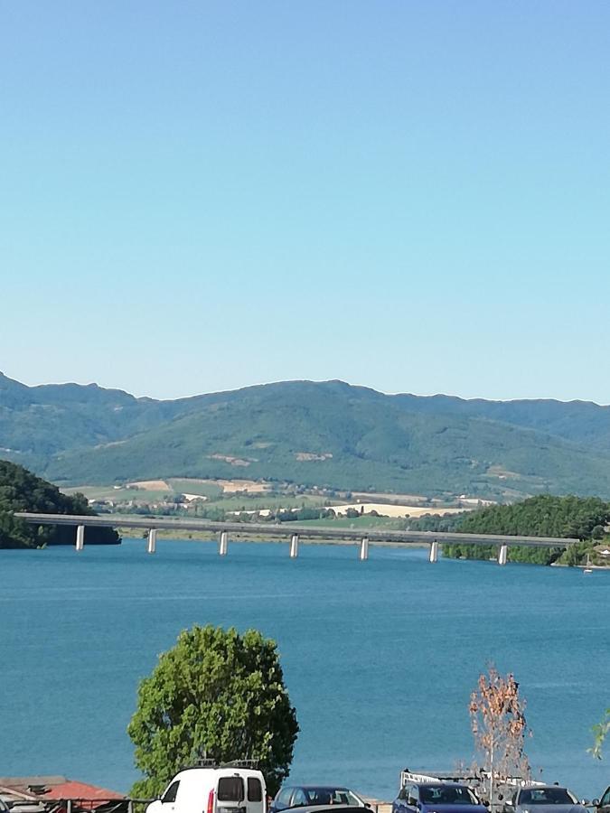 Il Lago Del Mugello B&B Barberino di Mugello Exteriör bild