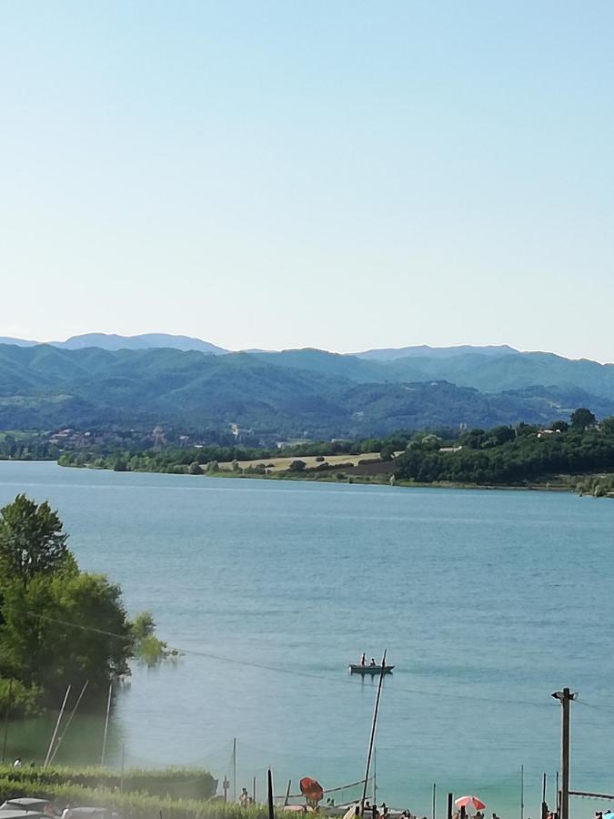 Il Lago Del Mugello B&B Barberino di Mugello Exteriör bild